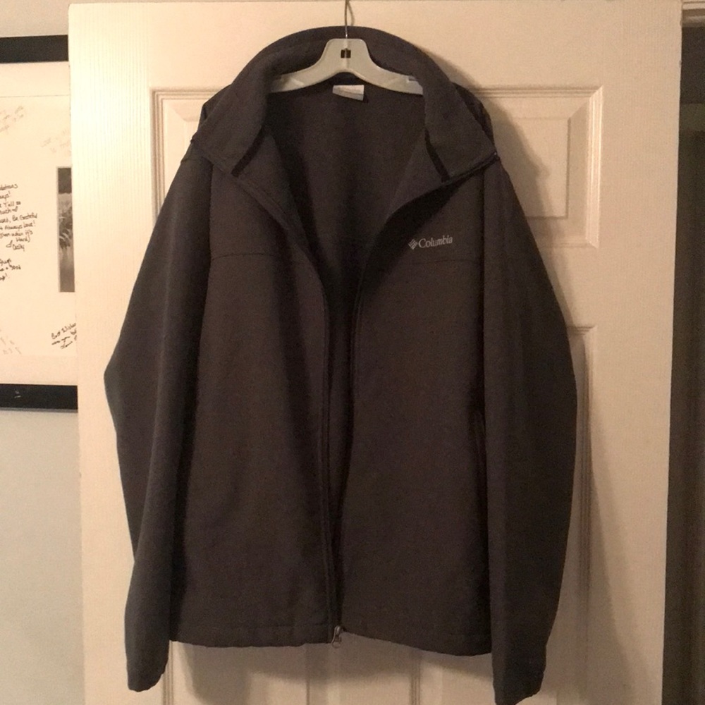 Columbia jacket. Men’s extra large gray Columbia jacket
